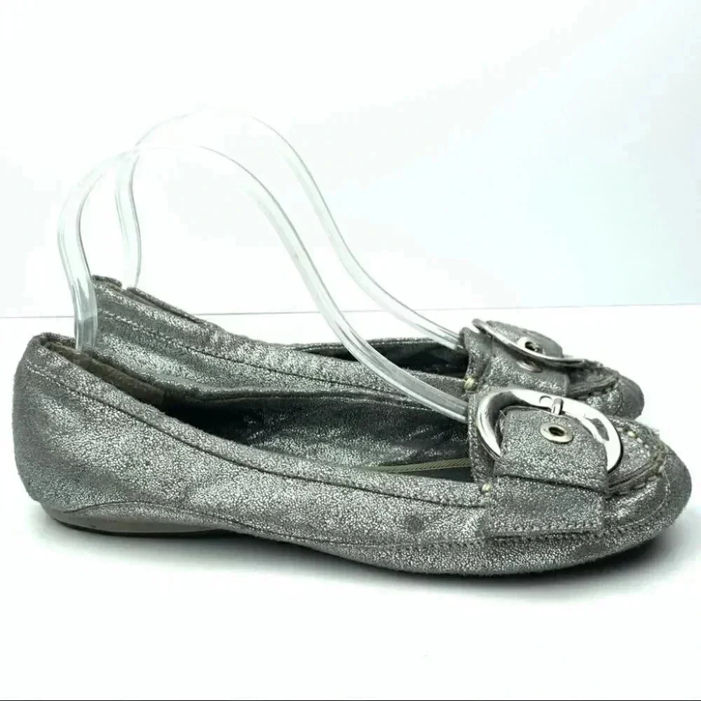 Soda womens flats 7 crackled Silver buckle loafers